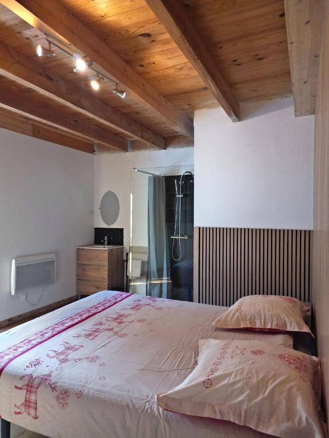 Gîte pour 8 personnes, avec sauna ainsi que terrasse et vue, animaux acceptés à Égat - 4