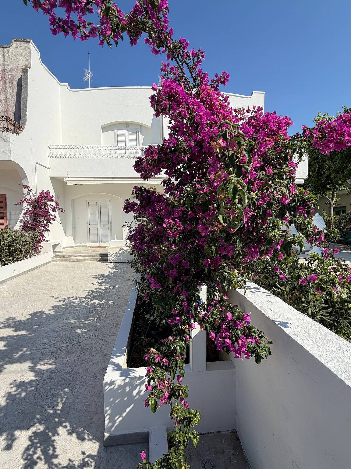 Villa „Bicos“ mit privatem Garten, Balkon und Klimaanlage in Spiaggia di Rivabella, Rivabella
