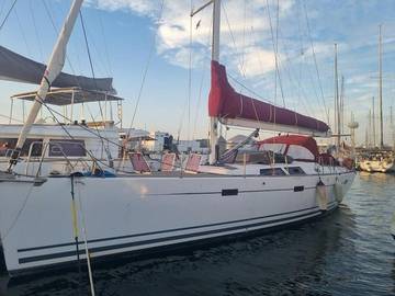 Bateau pour 6 personnes, avec terrasse et vue dans Port de Sète