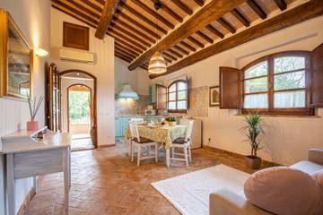 Agriturismo per 4 Persone in San Giovanni d'Asso, Montalcino, Foto 1