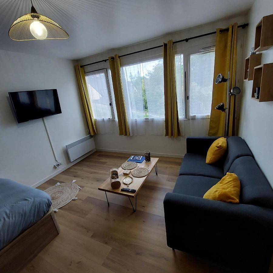 Appartement entier, One-Bedroom Apartment in Valognes, Côte de la Déroute