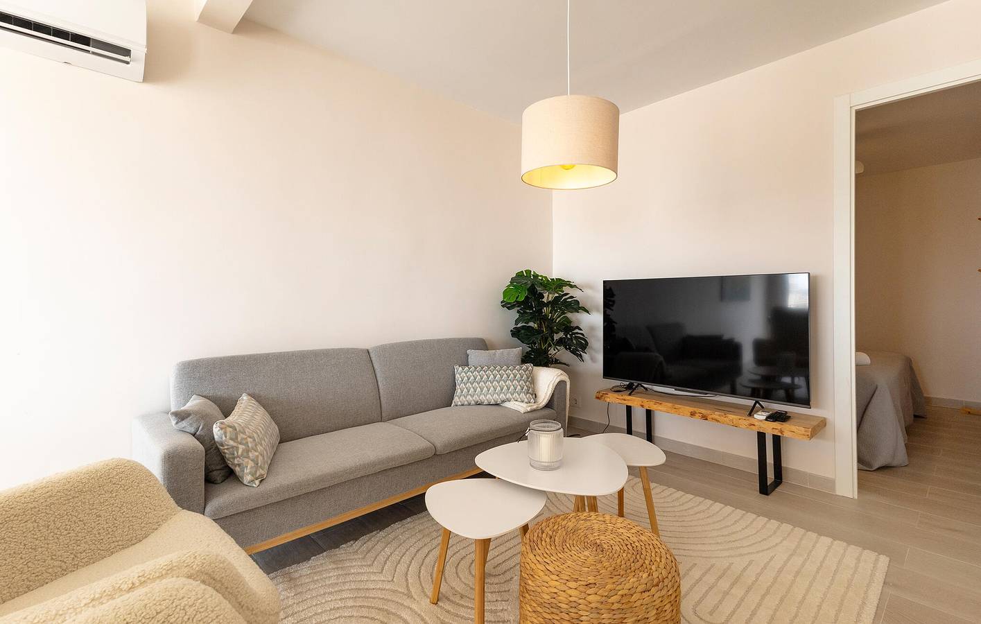 Entire holiday apartment, Sea View Apartment with Terrace, WiFi & AC - 1.5km to Platja El Moncaio in Playa Moncayo, Guardamar del Segura