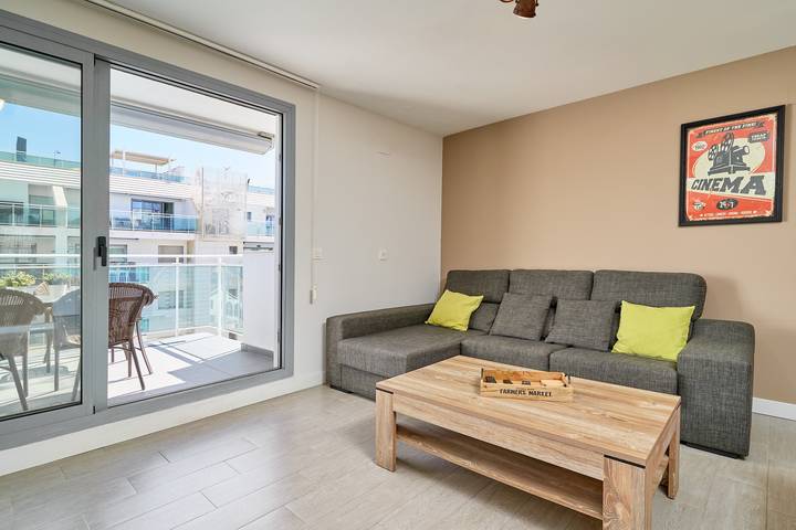 Appartement entier, Appartement Caracoles Duna Beach avec vue sur mer, wifi et climatisation in Torrox Costa, Torrox