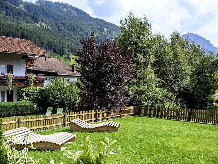 Ferienhaus für 4 Personen, mit Garten und Whirlpool sowie Terrasse und Sauna in Oberstdorf - 2