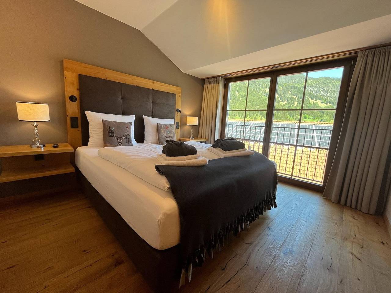 Ganze Ferienwohnung, Zugspitzblick - pur in Lechtaler Alpen, Lermoos