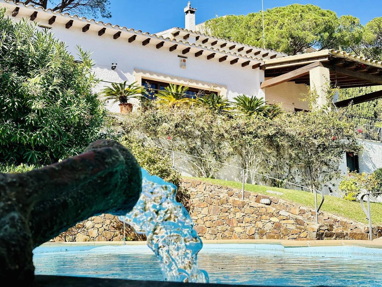 Maset Costabravasi - avec piscine, vues, parking in Sant Feliu de Guíxols, Costa Brava