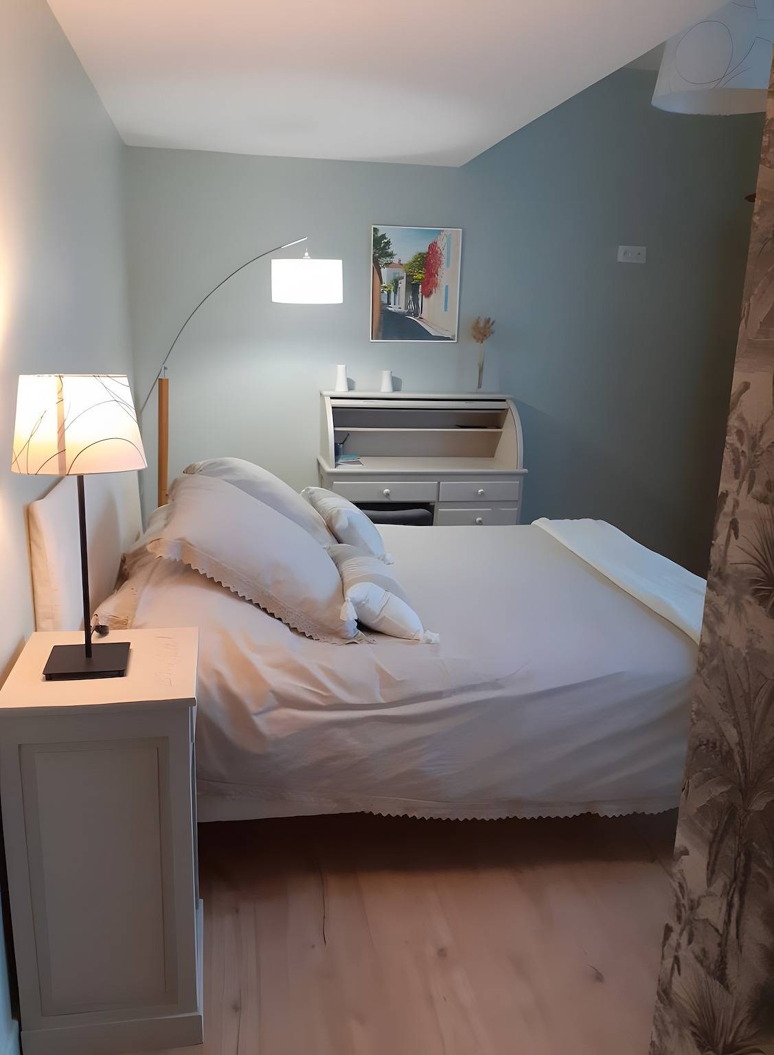 Bed & Breakfast „Chambre Opaline“ mit privater Terrasse, Garten und Wlan in Marennes, Côte de Beauté