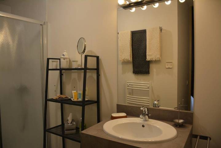 Gîte pour 2 personnes, avec jardin ainsi que terrasse et vue à Auriac-sur-Vendinelle - 3