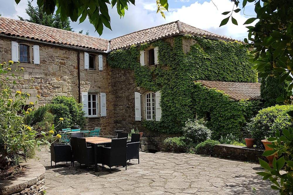 Gîte à la frontière de l'Ardèche et des Cévennes pour 4- 8 personnes in Aujac, Parc national des Cévennes