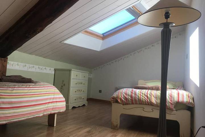 Gîte pour 8 personnes, avec jardin ainsi que piscine et balcon, animaux acceptés à Redortiers - 3