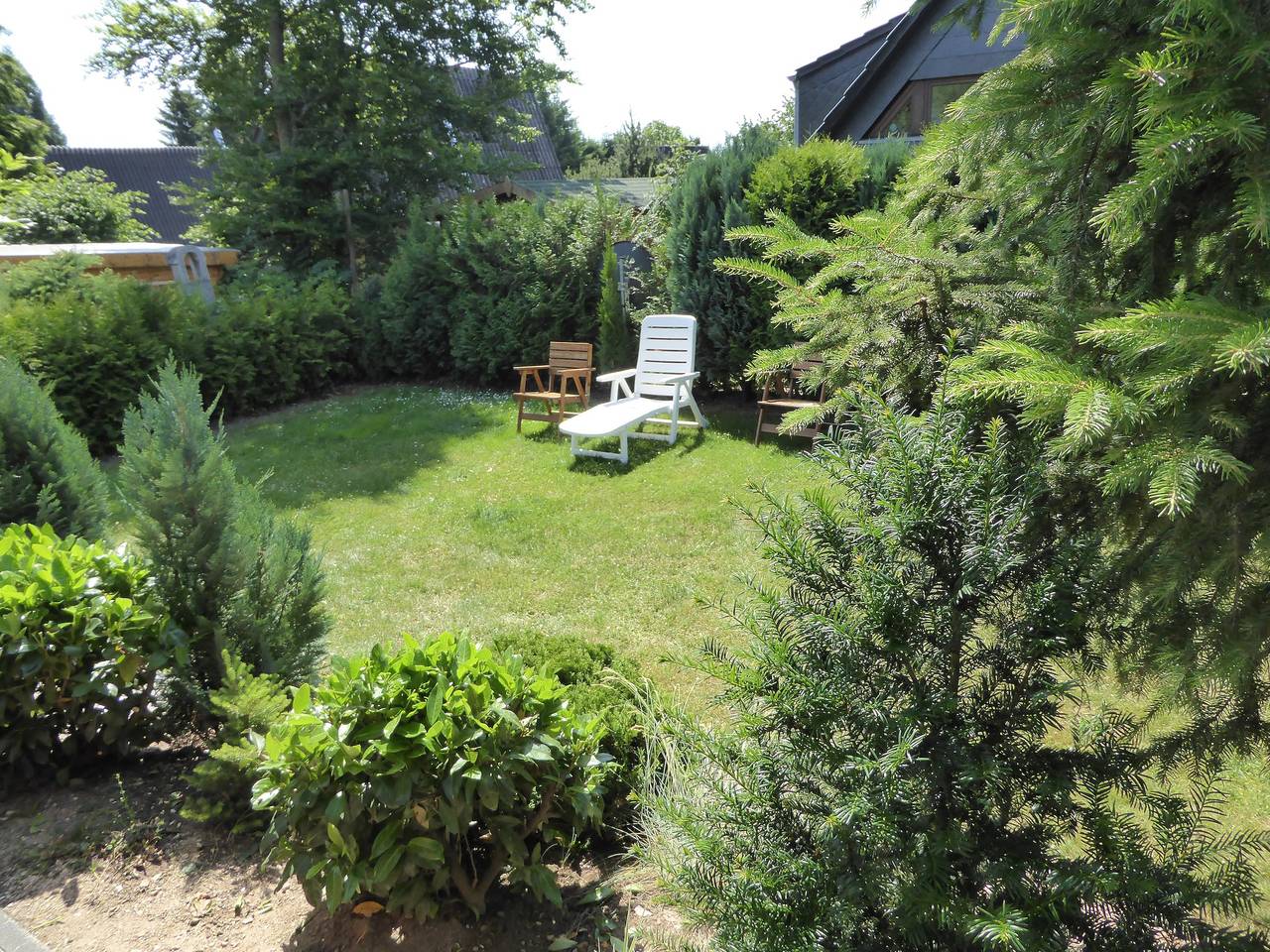 Ferienhaus 'Eifelwaldhäuschen' mit Gemeinschaftspool, privater Terrasse und Wlan in Blankenheim, Naturpark Hohes Venn-Eifel