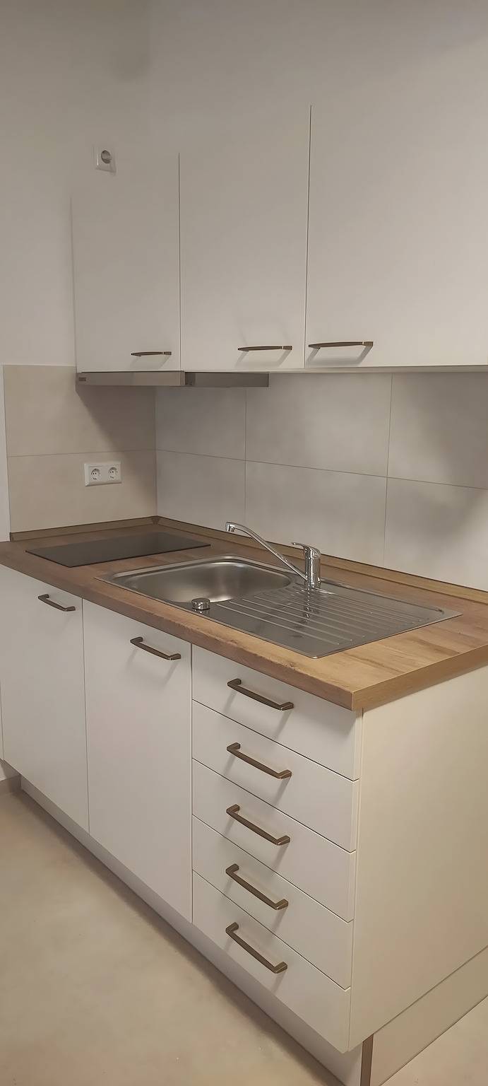 Apartment in A Hotel 'Einhorn' with Mountain View, Shared Terrace and Wi-Fi in Schwäbisch Gmünd, Albsteig Stage 6