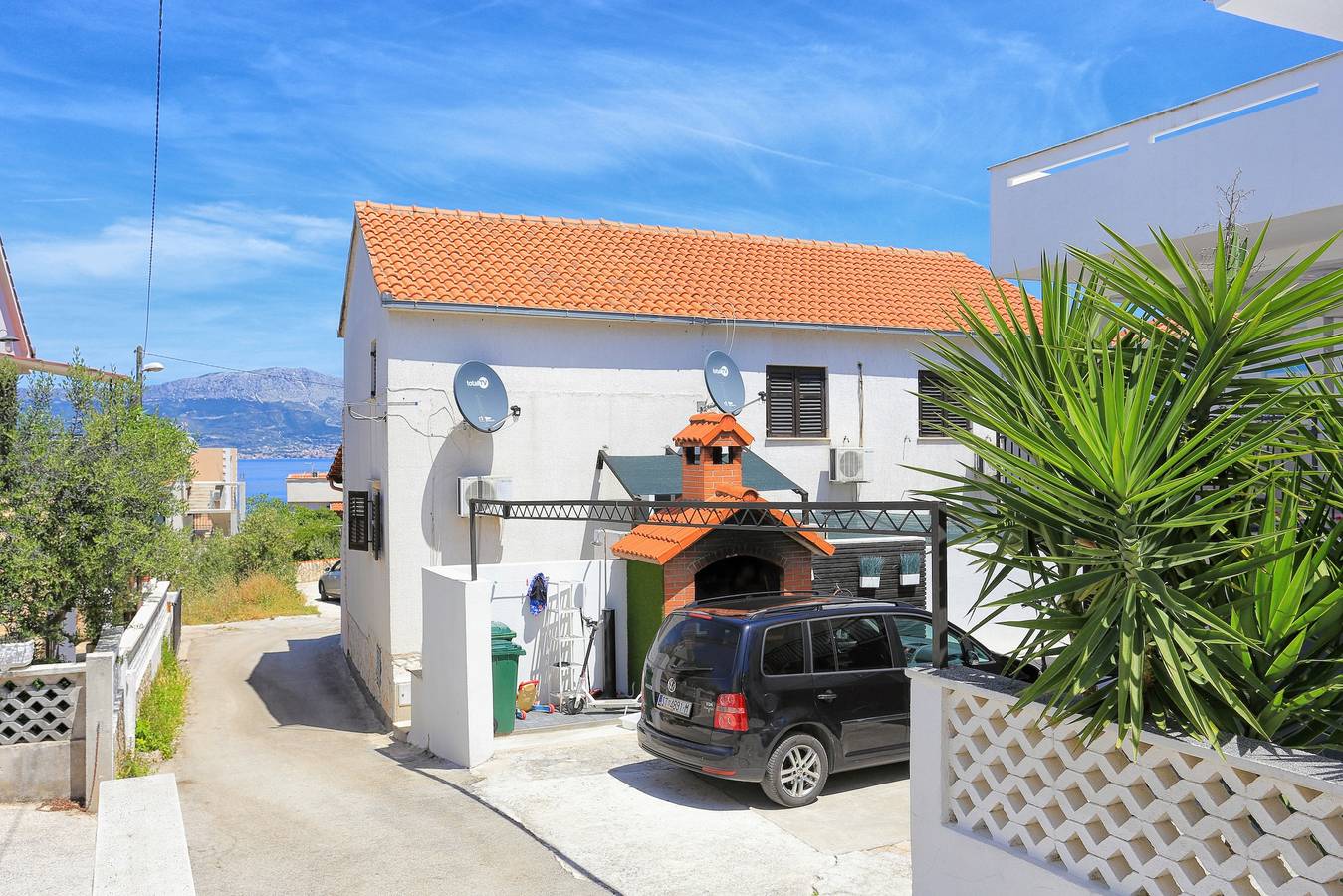 Ganze Wohnung, 1-Zimmer-Ferienwohnung mit Terrasse und Meerblick Slatine, Ciovo A-16131-c in Slatine, Ciovo