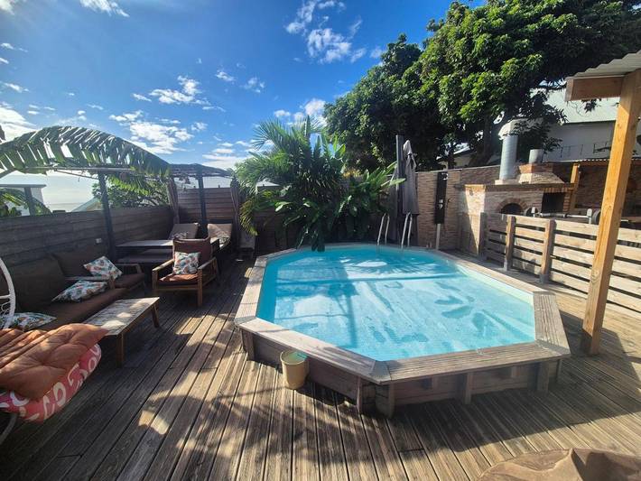 Location de vacances pour 14 personnes, avec sauna et piscine ainsi que terrasse et vue, animaux acceptés dans Bois de Nèfles - 3