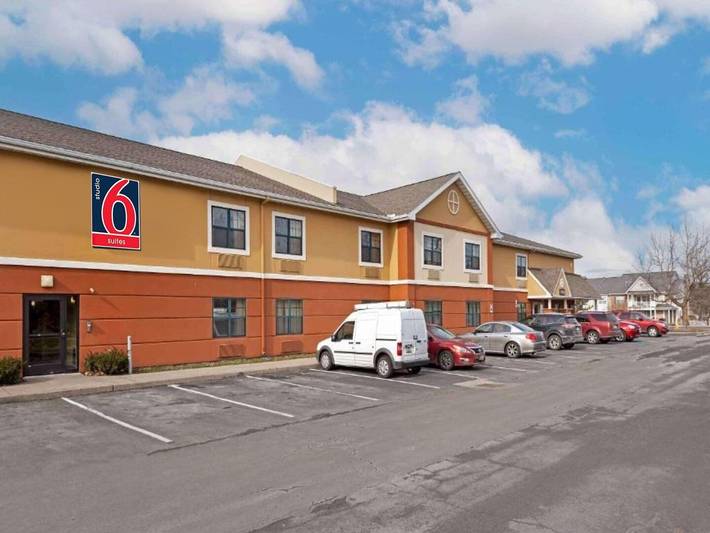 Ganze Wohnung, 1 Kingsize-bett | Mob Acc Ri Shwr Ste Nsmk Ktchn in Ontariosee