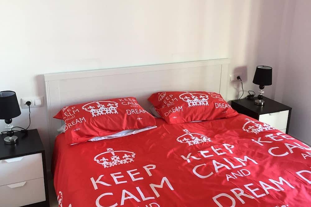 Apartamento entero, Apartamento de lujo en planta baja con una gran terraza, a minutos a pie del Arenal in Playa del Arenal, Jávea