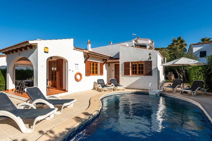 Villa pour 4 personnes, avec jardin à Cala Blanca - 2