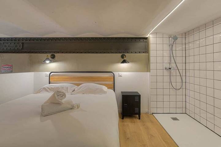 Apartamento entero, Lyon City - New Industrial Loft w/ Mezzanine in Caluire-et-Cuire, Lyon region