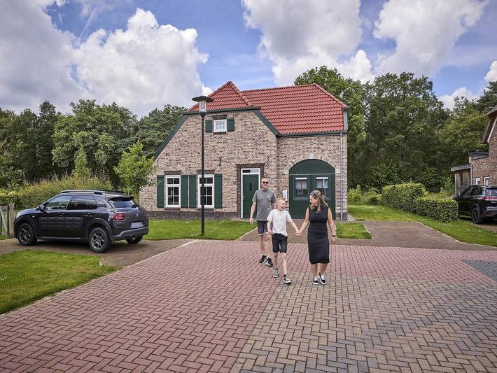 Vakantiehuis voor 12 personen, with zwembad and tuin as well as sauna in Leudal
