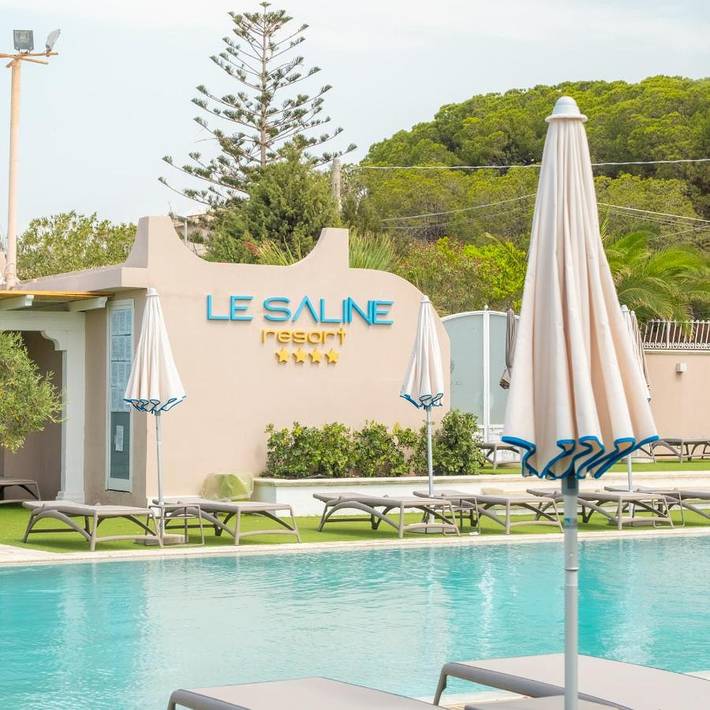 Hôtel pour 3 personnes, avec Balcon et Terrasse ainsi que Jardin et Piscine à Melito di Porto Salvo