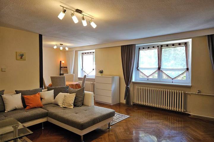Ganze Wohnung, Ruhig und zentral - Ferienwohnung mit viel Platz und Gartenblick in Grimma, Leipzig und Umgebung