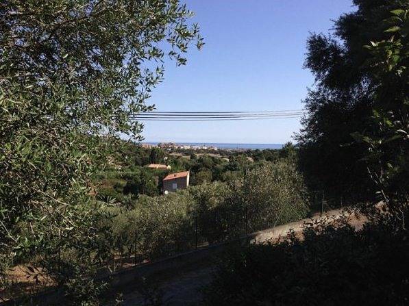 Gîte pour 4 personnes, avec terrasse et jardin à Santa-Reparata-di-Balagna - 2