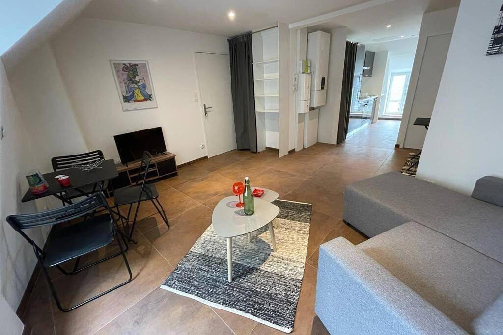 Appartement entier, Two-Bedroom Apartment in Landerneau, Région de Brest