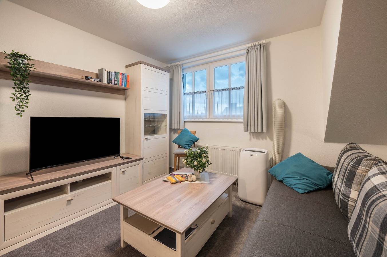 Ganzes Studio, Einzimmerapartment 'Ferienwohnung 1 Soltau' mit privatem Garten, Wlan und Klimaanlage in Soltau, Landkreis Heidekreis