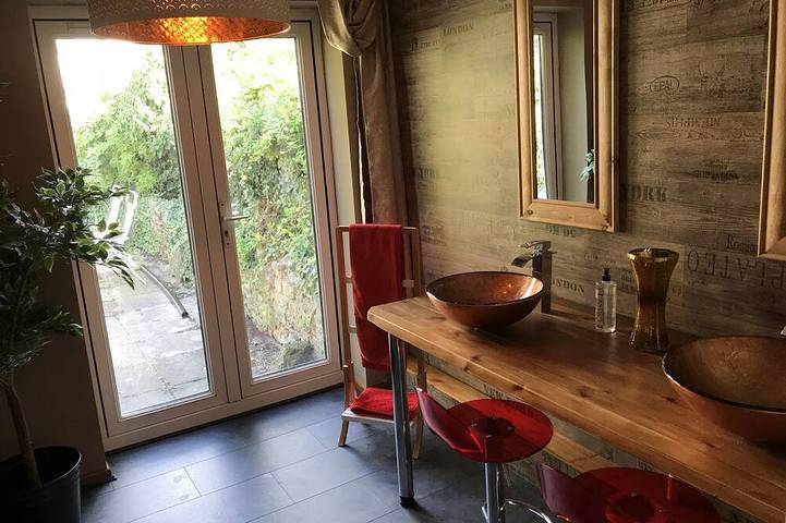 Apartment for 5 people in Cardiff