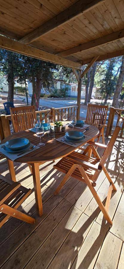 Camping pour 5 personnes, avec vue et terrasse, animaux acceptés à Pakoštane - 2