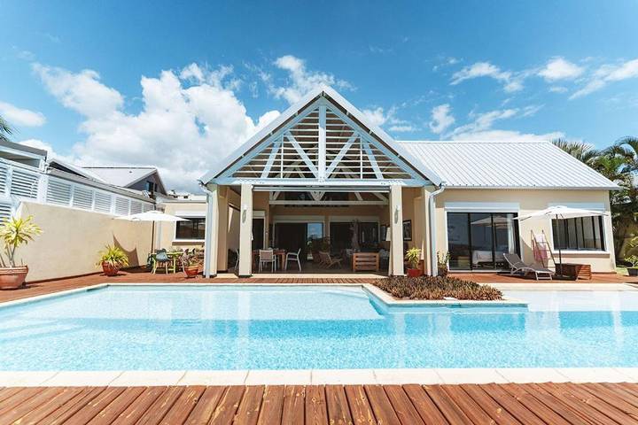 Villa pour 8 personnes, avec vue ainsi que jardin et piscine dans Saint-Gilles les Bains - 3