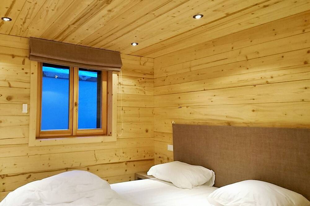Entire apartment, Luxury 130m² apartment with sauna and jacuzzi, 3 bedrooms, La Tania in La Tania, La Perrière