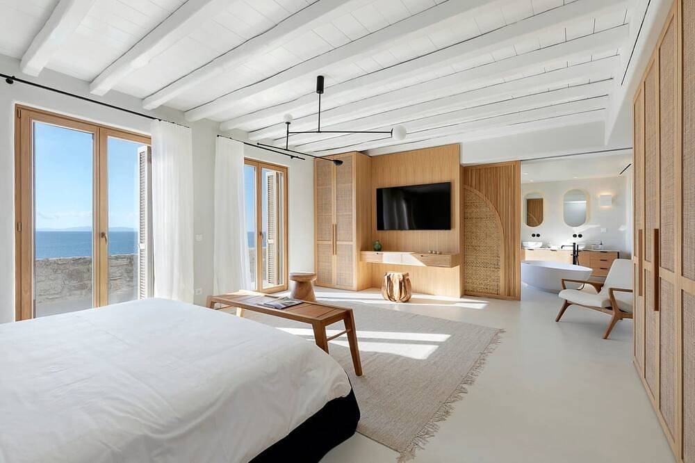 Melanthe Seafront Villa, 9 Bedrooms, Private Infinity Pool, Choulakia, Mykonos in Agios Stefanos, Mykonos