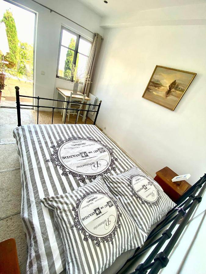 Deluxe Double Room with Balcony and Sea View in Èze, Côte méditerranéenne (France)