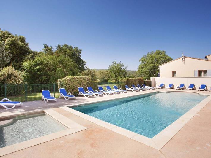 Location de vacances pour 7 personnes, avec Piscine et Vue à Bonnieux