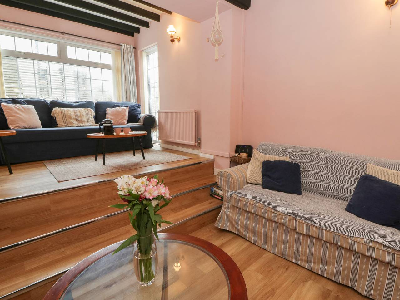 1 Alpha Cottages in Tenby, Pembrokeshire