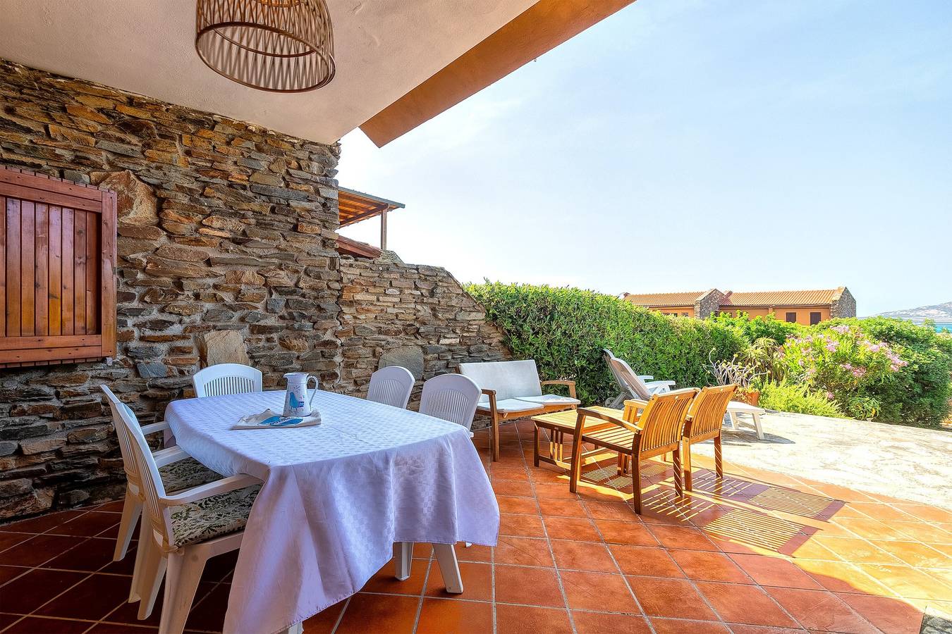 Casa Vacanze 'I Lentischi C11' con vista mare, terrazza privata e aria condizionata in Stintino, Nurra