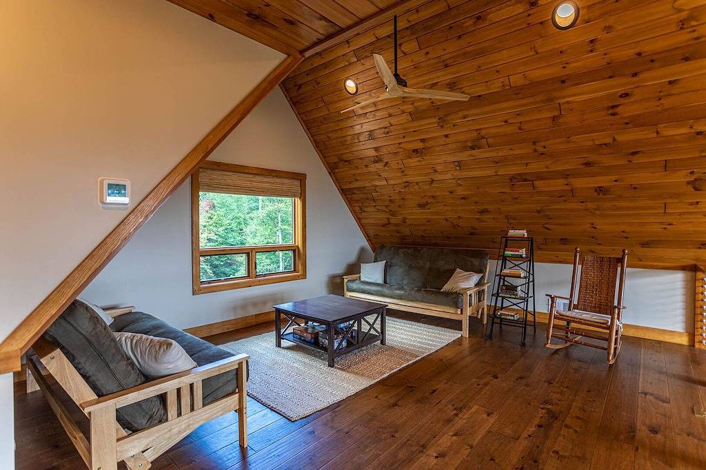 Owls Nest - Tierfreundliches Zuhause mit Billardtisch, herrlicher Aussicht, Innen- und Außenkamine in Blue Ridge Parkway, Caldwell County