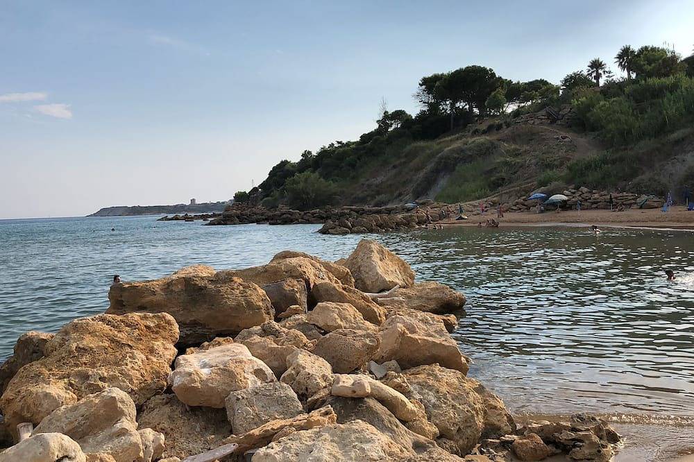 Entire apartment, Holiday Apartment \"Capo Rizzuto 3\" with Sea View, Private Terrace & Wi-Fi in Isola di Capo Rizzuto, Crotone Province
