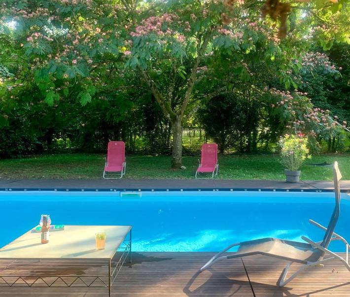 Gîte pour 2 personnes, avec piscine ainsi que vue et jardin à Saint-Romans - 4
