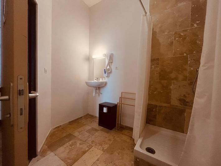 Hôtel pour 3 personnes, avec vue et terrasse, animaux acceptés dans Office De Tourisme De Limoges - 3