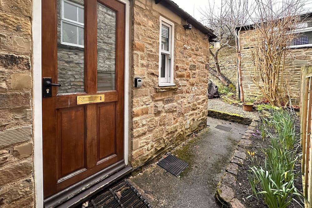 Fellsman Cottage: Your Charming Escape in the Heart of the Yorkshire Dales in Reeth, Yorkshire Dales National Park