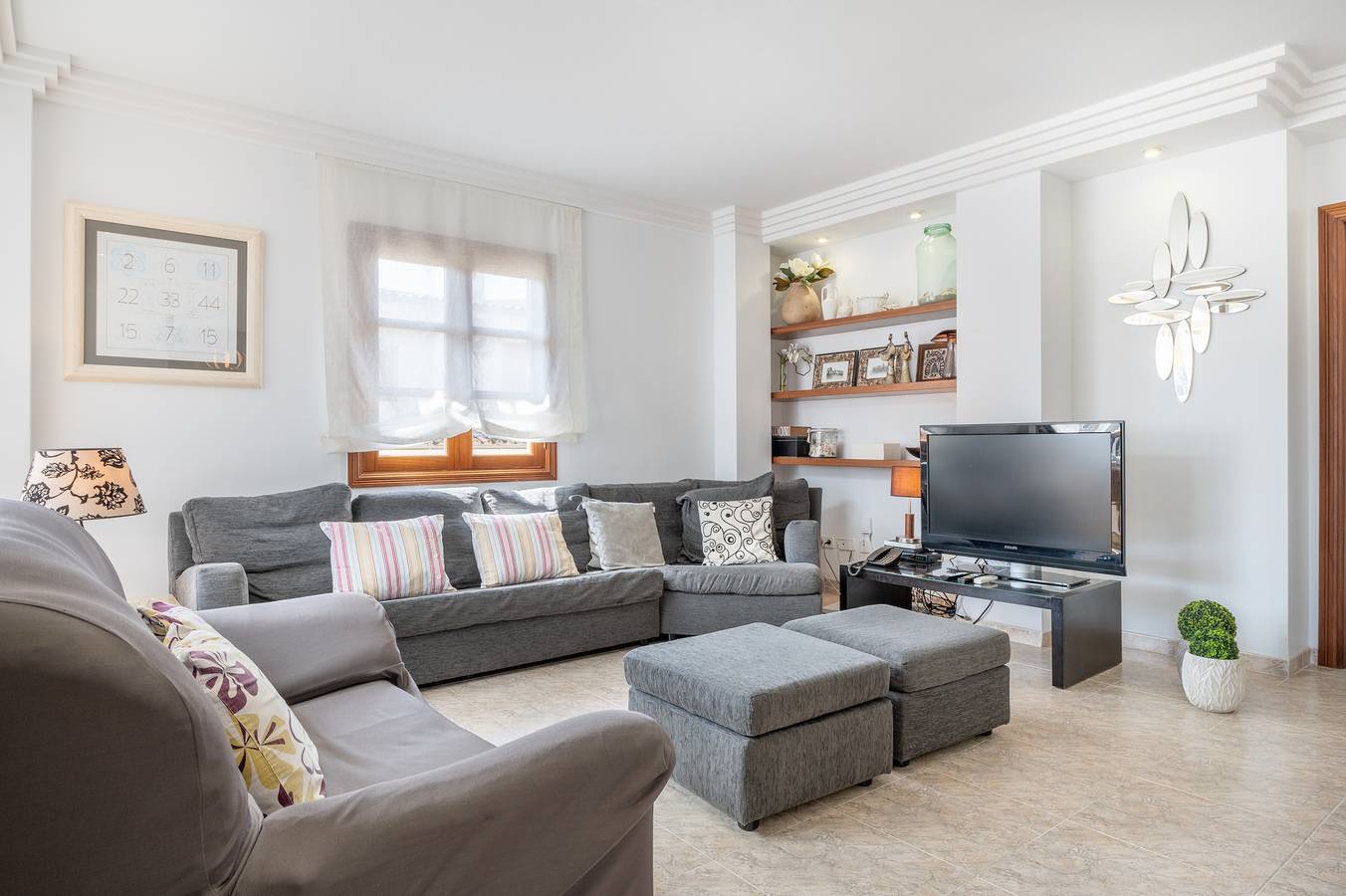 Appartement entier, Appartement confortable avec Wi-Fi, balcon, terrasse et jardin. in Playa de Alcúdia, Alcúdia