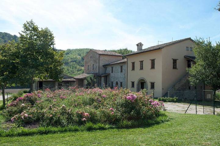 Casa vacanza per 2 persone, con Terrazza e Giardino nonché Piscina e Panorama a Fermignano