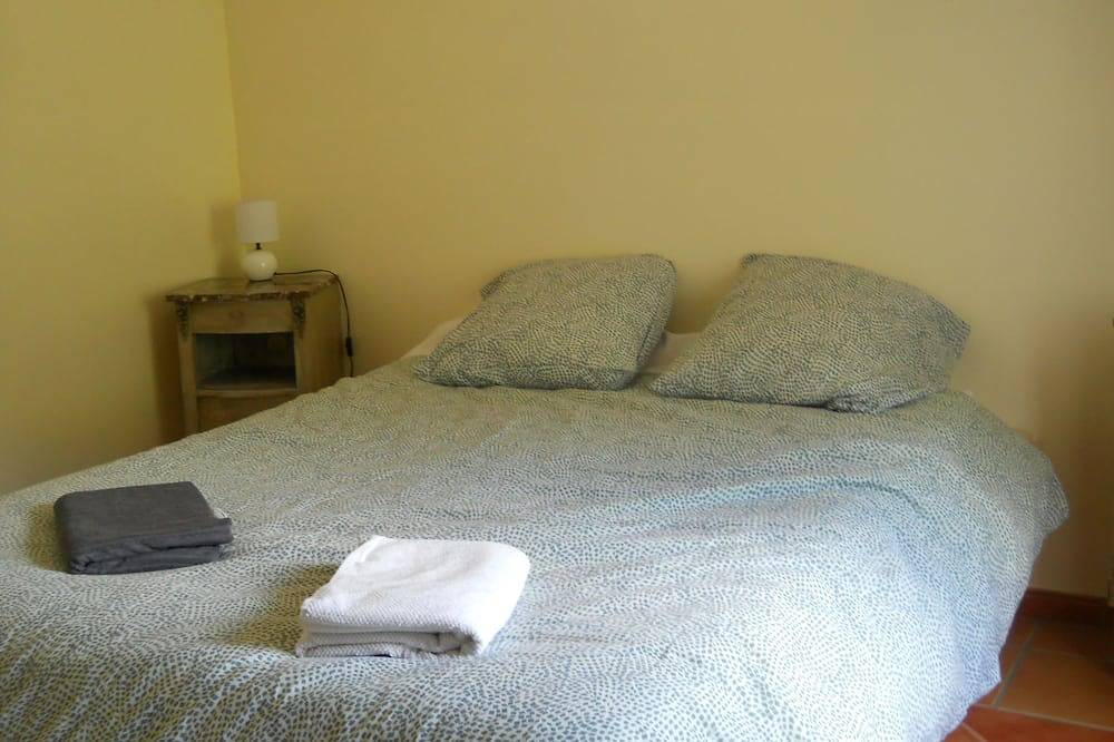 Entire apartment, 10 minutes walk from the waterfall, bright apartment, pets welcome! in Saint-Laurent-le-Minier, Le Vigan region