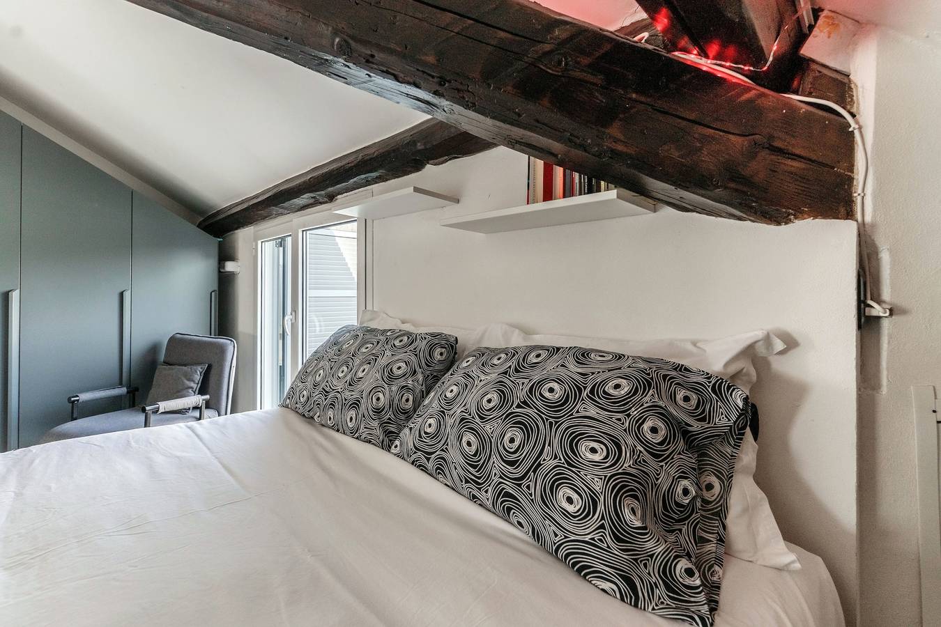 Hel ferieleilighet, Loft Rooftop in Como - 3 Terraces, Park, Ac, Bbq in Como, Comosjøen