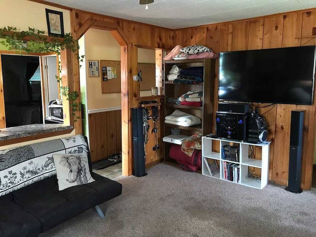 Top of the Fingerlakes, relaxing retreat. in Seneca Lake