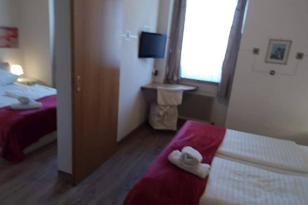 Familienzimmer Typ C - Hotel Kirchenwirt in Bad Kleinkirchheim, Nockberge