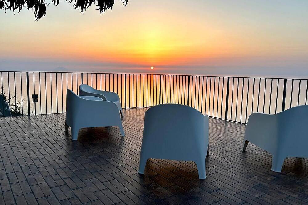 Zambrone 6 Km From Tropea Elegant Sea View With Air Conditioning, Garden, P in Parghelia, Vibo Valentia Provinz