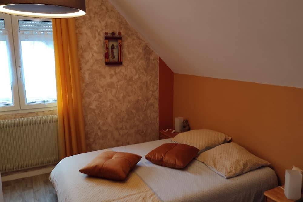 House in the countryside, very quiet area. in Damparis, Jura